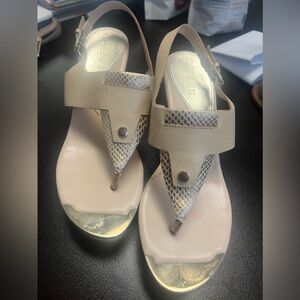 Guess wedges
